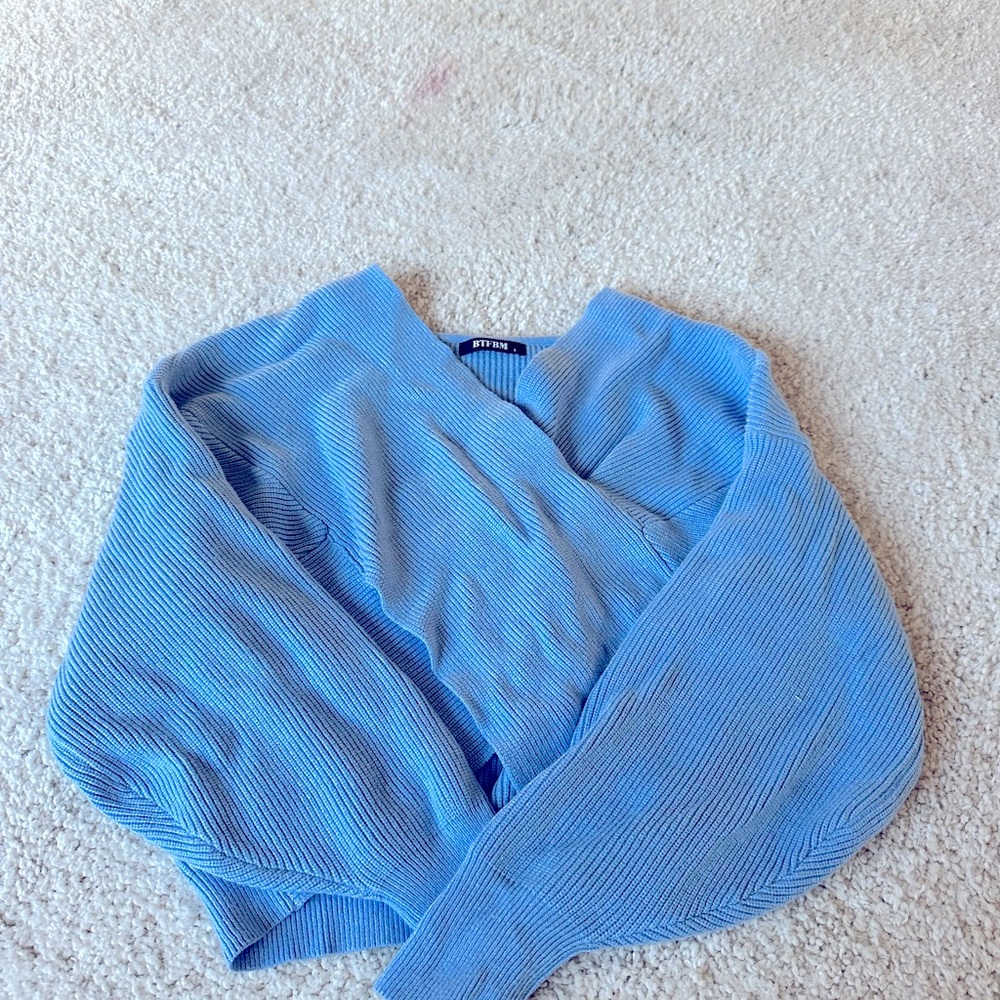 BLUE SWEATER SIZE S